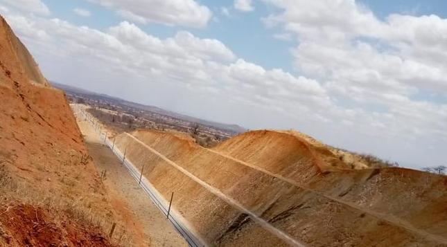 TANZANYA BİRLEŞİK CUMHURİYETİ NDE MOROGORO MAKUTUPORA ARASINDA MEVCUT METRİK HATTA DEMİRYOLU HATTI İNŞAATI